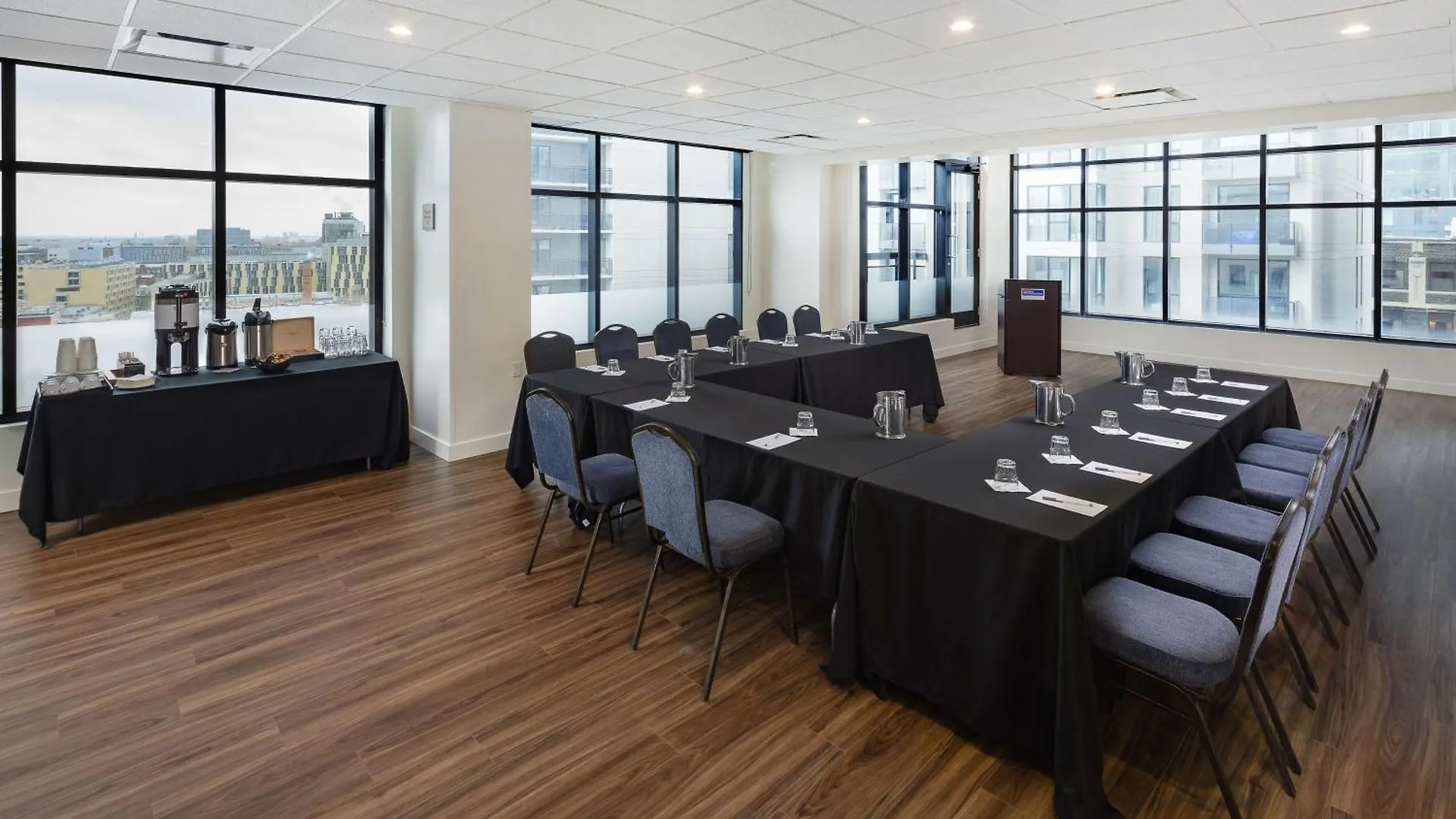 Hilton Garden Inn Montreal Centre-Ville Hotel