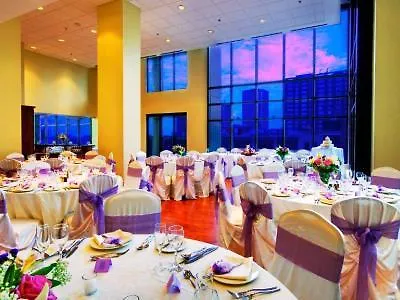 Hilton Garden Inn Montreal Centre-Ville Hotel