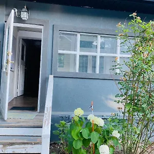 https://happy-suite-4bedrooms-apartment-space-east-york-a-room.hotelstorontoontario.org